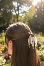 Butterfly clip - brunette with garden