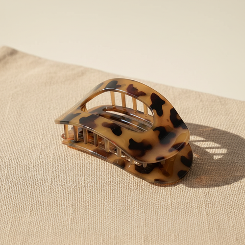 Classic tortoiseshell clip - showing curve
